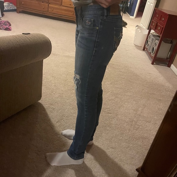 Hollister distressed skinny jeans🦋🦋 - Picture 9 of 10